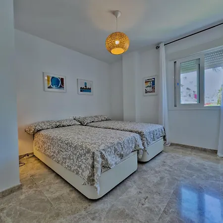 Hotel Fantastico Adosado En Naranjos De