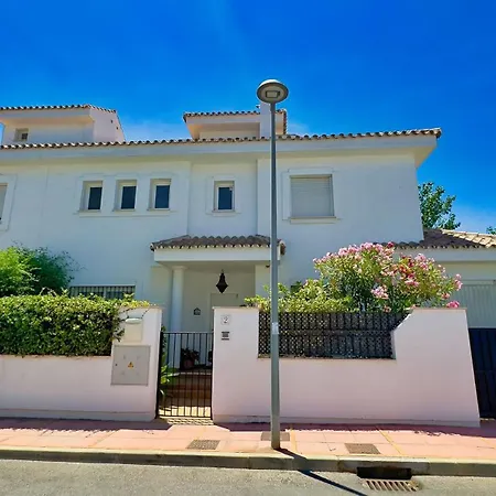 Hotel Fantastico Adosado En Naranjos De